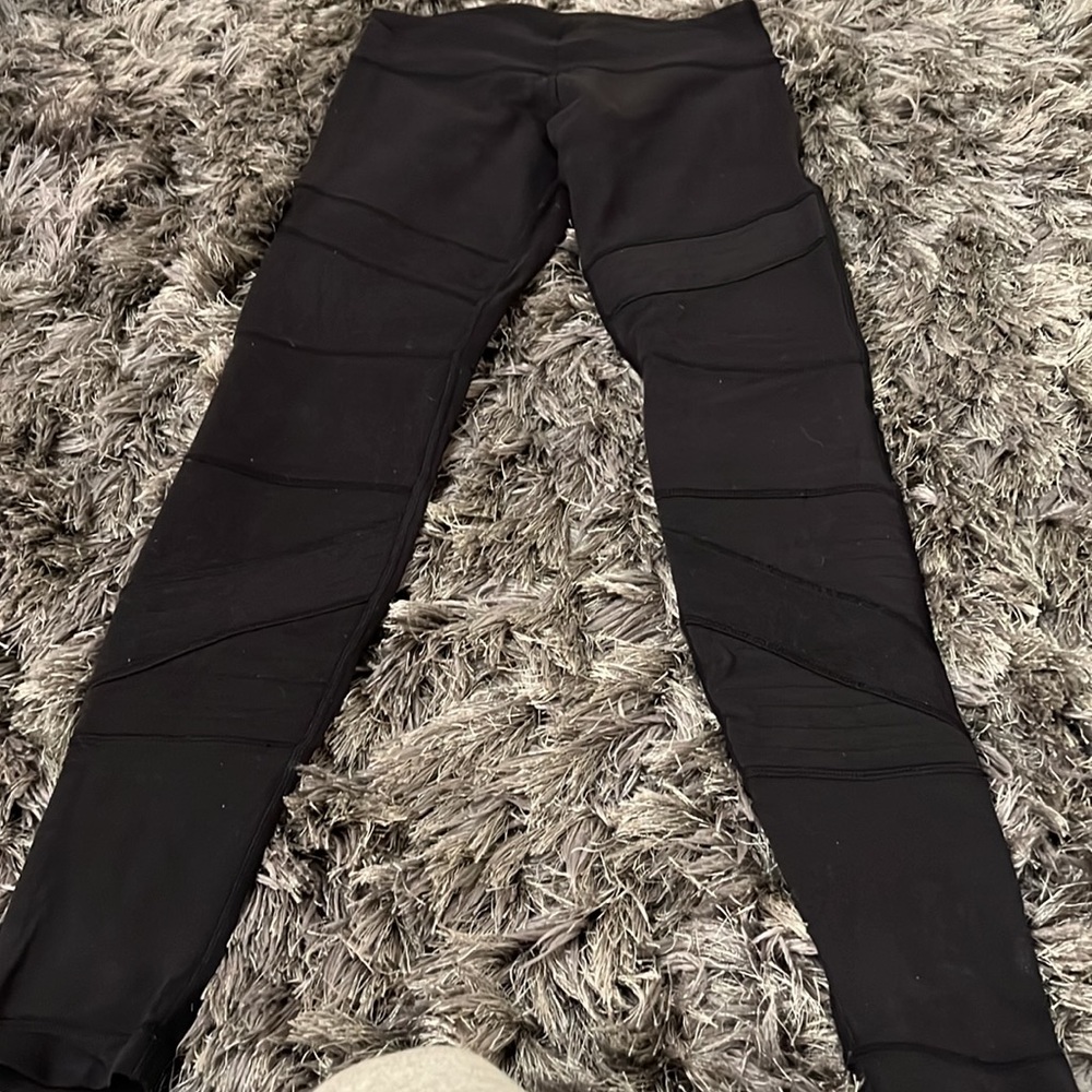 Lululemon black legging - Picture 2 of 3